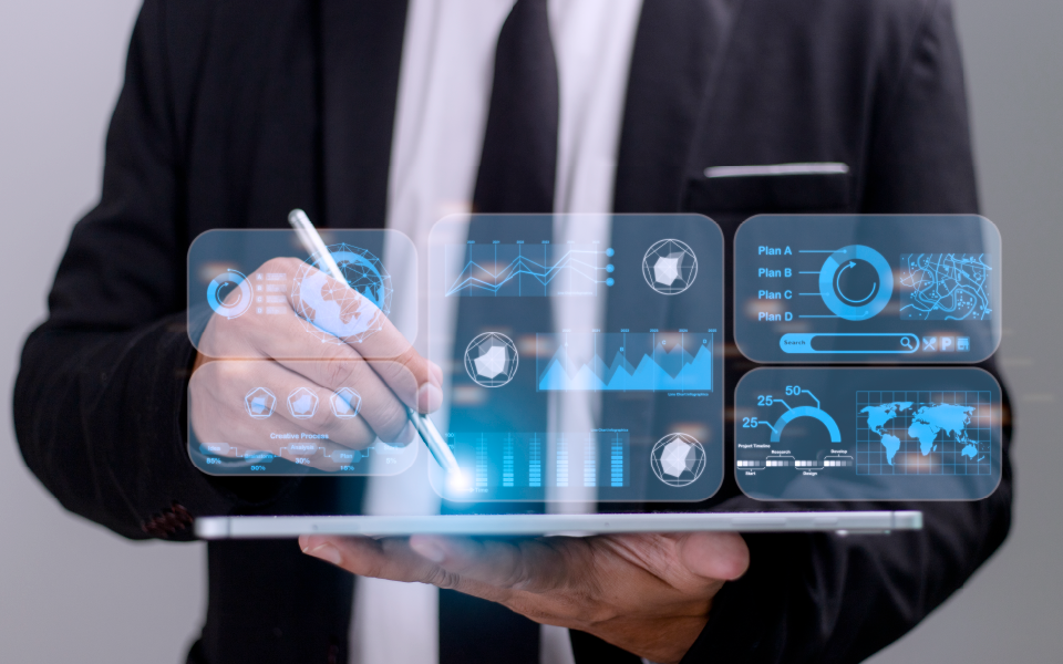 Interfaz ERP moderna con inteligencia artificial y analítica predictiva integradas en una empresa digital