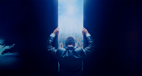 Equipo de desarrollo tecnológico en Asinfo analizando estrategias frente a retos futuros del sector TI